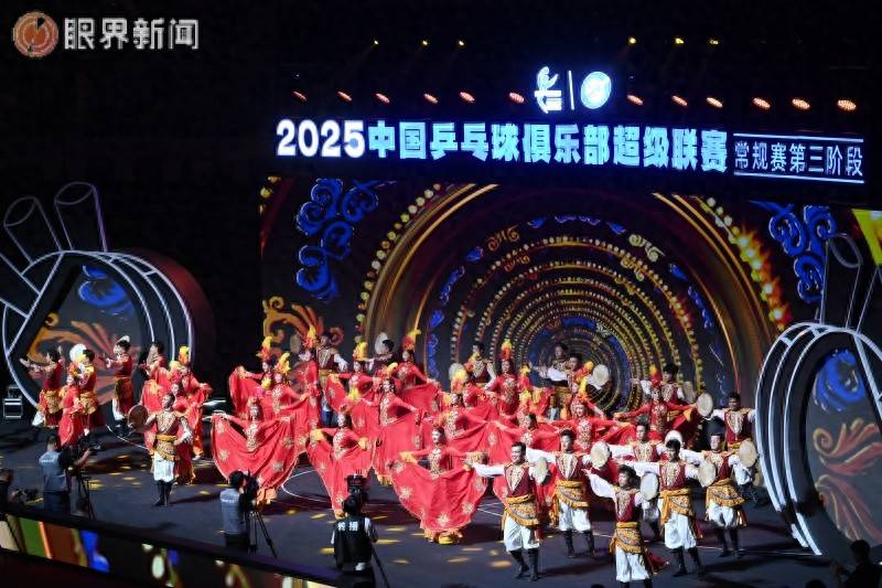  羽毛球锦标赛焦点战：西城迅豹队绝杀川蜀巨龙队，新星闪耀。回归即成焦点