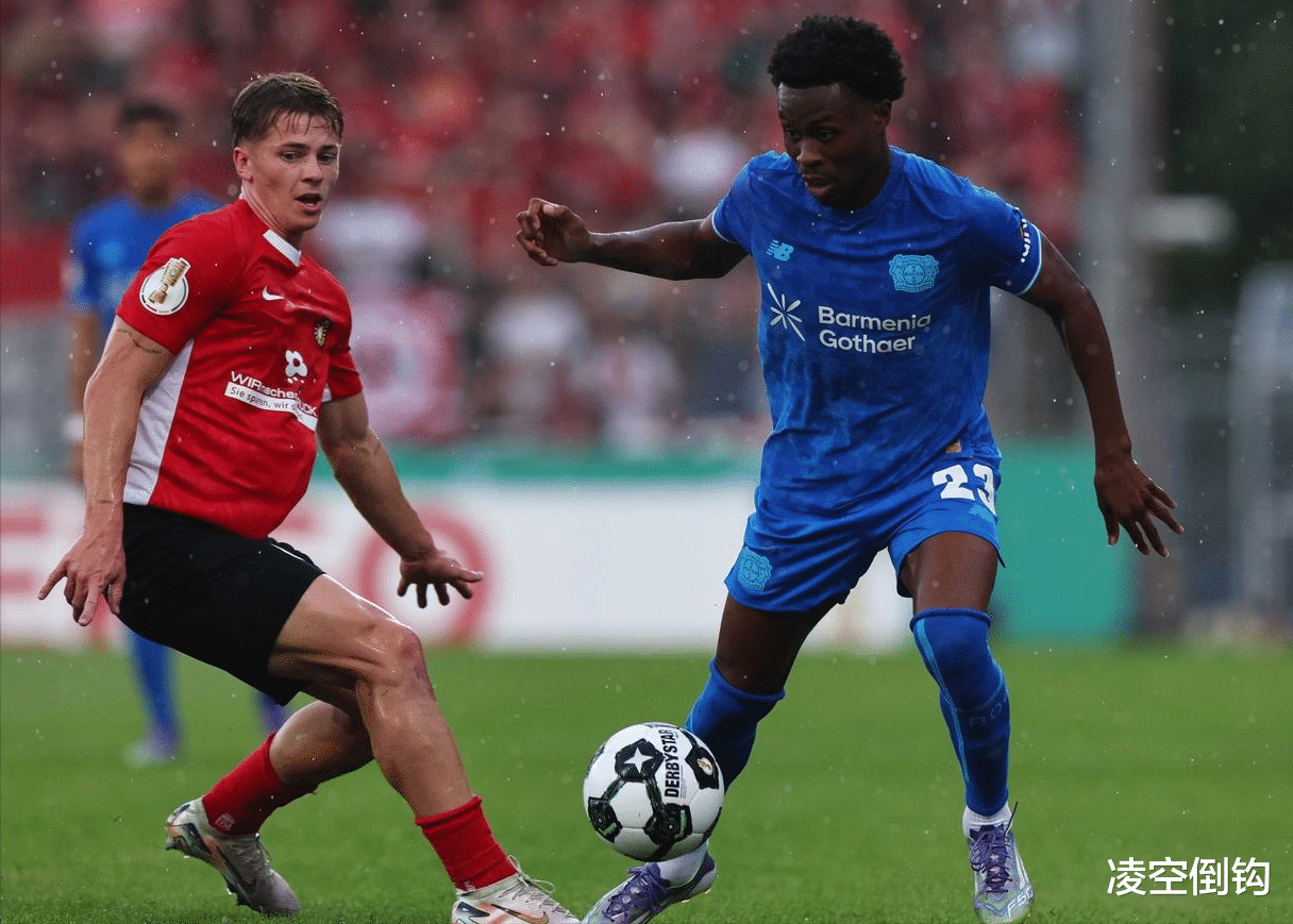  德国杯赛程吃紧，曼联今夜强势反弹，赛场秩序良好，纪律约束更严格