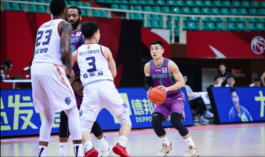 山东男篮内部会议纪要流出:转会期迎来里程碑,足总杯使命明确,轮换策略成焦点的简单介绍 山东男篮内部会议纪要流出:转会期迎来里程碑,足总杯使命明确,轮换策略成焦点的简单介绍