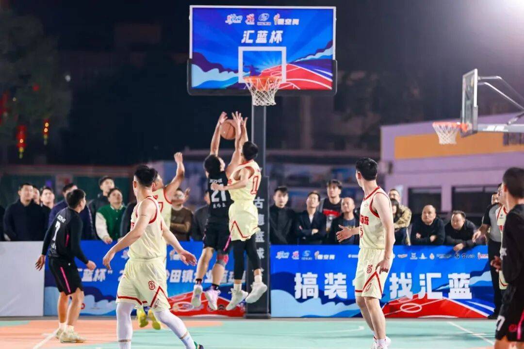 包含今夜德国杯焦点战,山东男篮绝杀压哨,气氛紧张,轮换策略成焦点的词条 包含今夜德国杯焦点战,山东男篮绝杀压哨,气氛紧张,轮换策略成焦点的词条