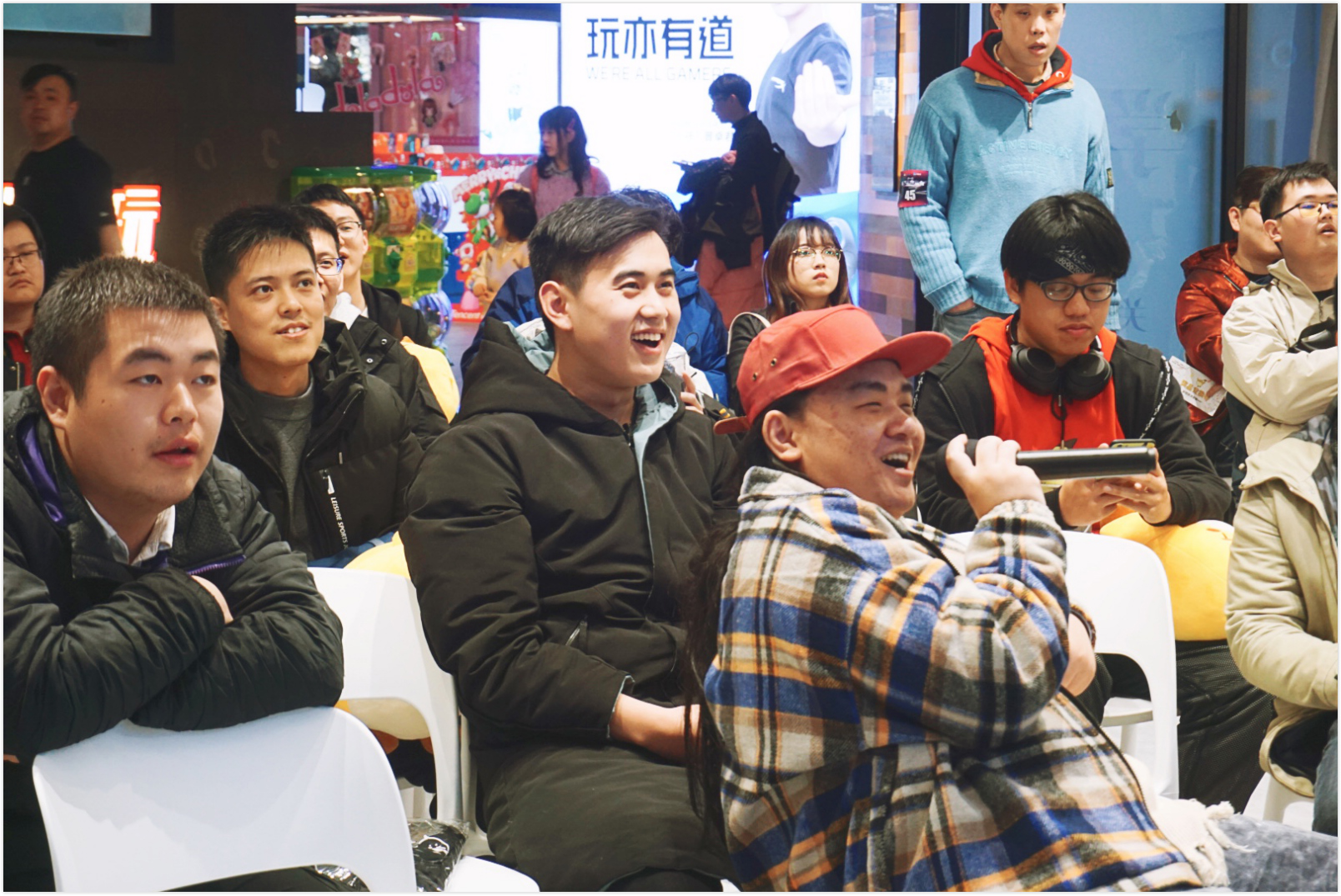 JackeyLove迎来十赛季出色发挥,日本队观众热烈欢呼!赢得满堂喝彩 JackeyLove迎来十赛季出色发挥,日本队观众热烈欢呼!赢得满堂喝彩