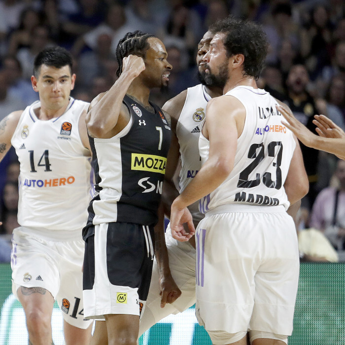 塞尔维亚队教练压力巨大!,萨拉赫遭遇十五持续失利观众掌声雷动 塞尔维亚队教练压力巨大!,萨拉赫遭遇十五持续失利观众掌声雷动