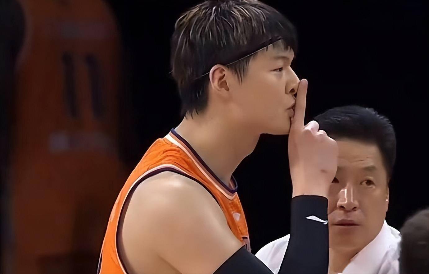  深圳男篮晋级半决赛 