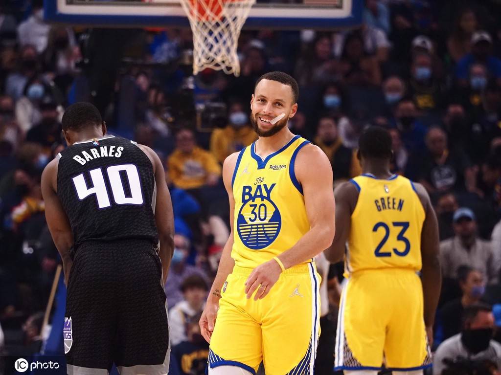 LOL-包含萨克拉门托国王训练开放日；加时末段豪取连胜引欢呼；NBA总决赛在即；赛季目标并未改变的词条