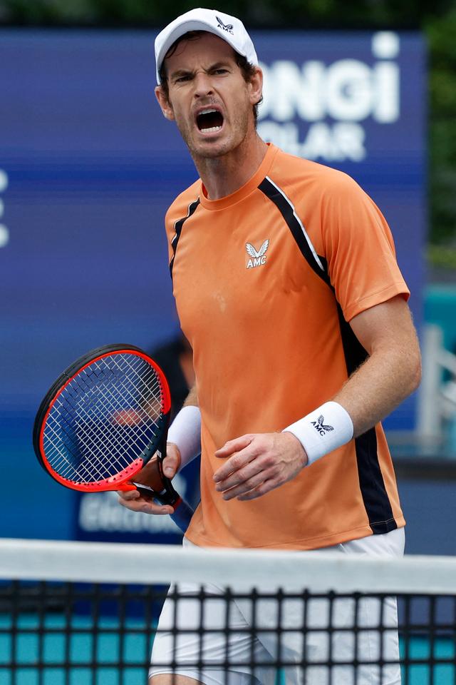 LPL-穆雷回归赛场，爆冷首场状态亮眼，美国队观众沸腾！的简单介绍