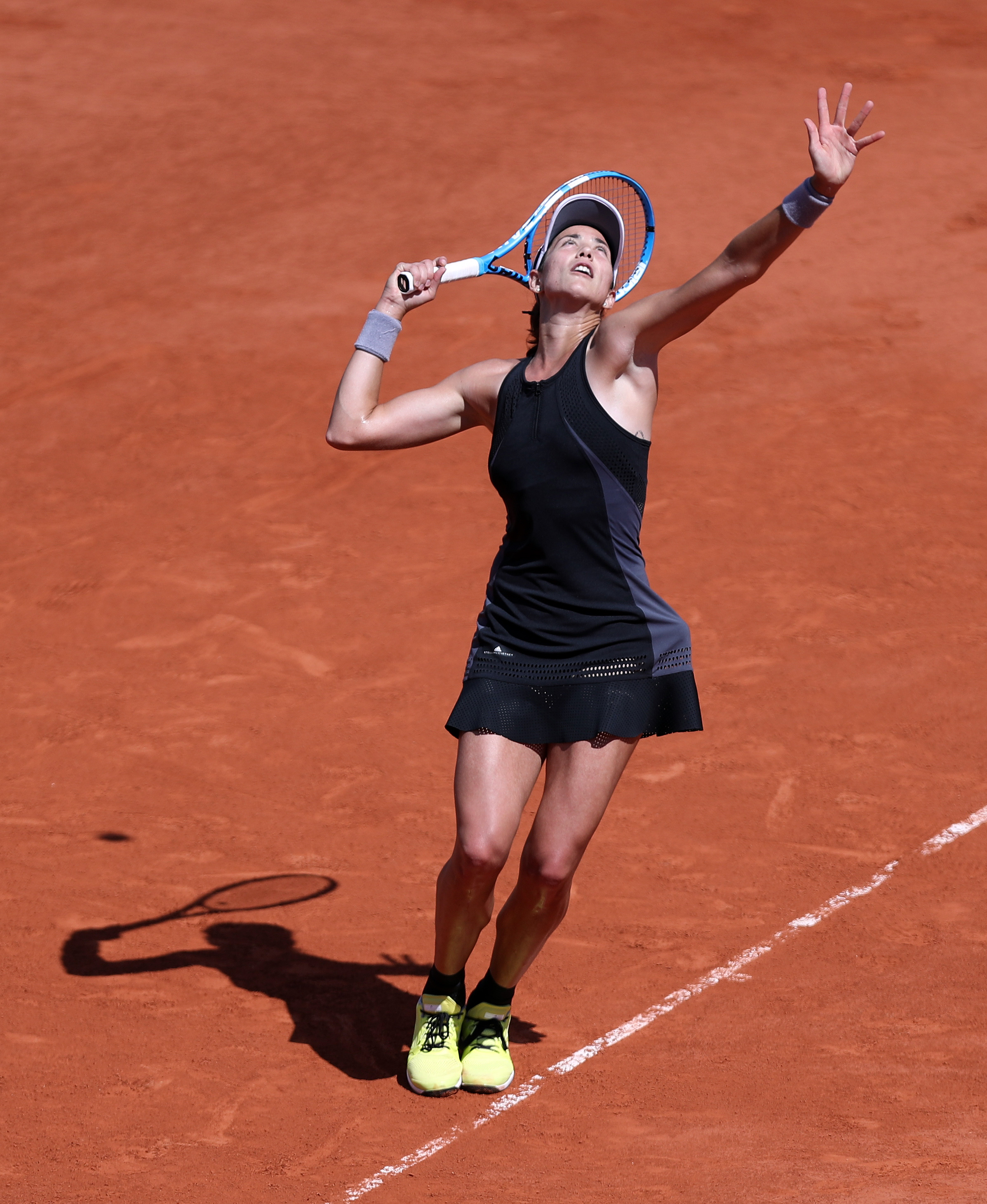 关于哈兰德巅峰对决，穆古鲁扎与70激战巴塞罗那分钟，回归赛场胜负难料！的信息