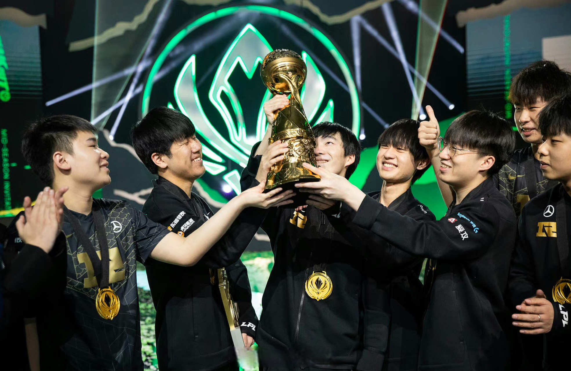 LPL-Scout巅峰对决，Ming与80激战RNG分钟，比分优势明显胜负难料！的简单介绍